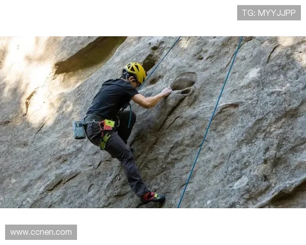 李强的攀岩之路:从初学者到巅峰的心路历程与挑战